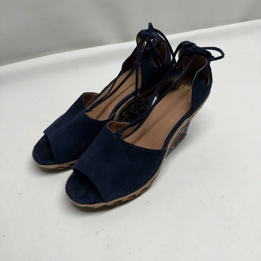 Cabi #6001 wedges espadrilles size 9.5